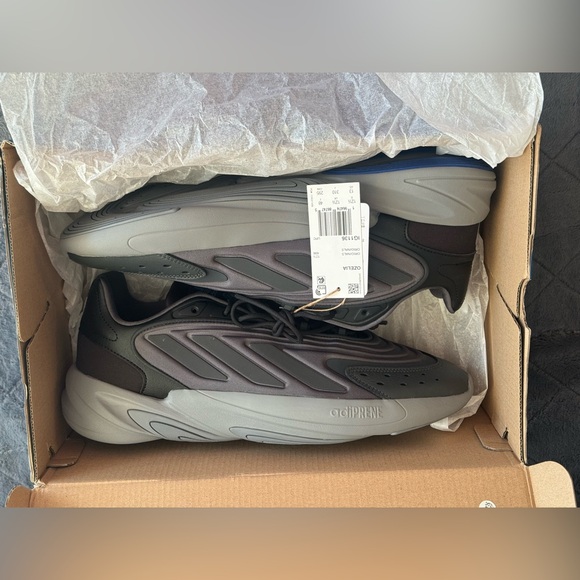 ADIDAS ORIGINALS MEN OZELIA GREY/BLACK. SIZE 13. BRAND NEW IN THE BOX. - Picture 2 of 5